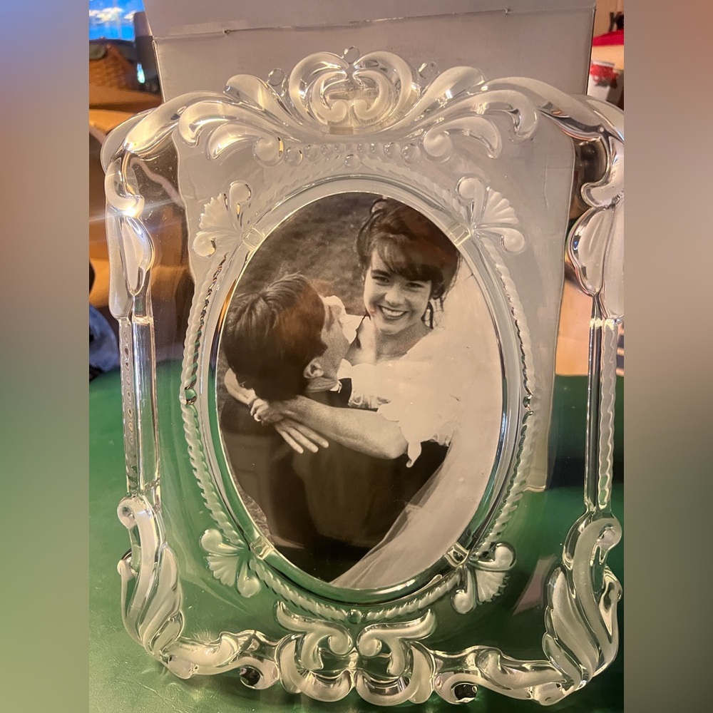 Mikasa Clear Glass Picture Frame